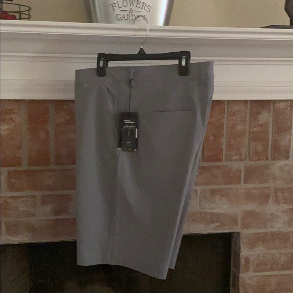 Men’s gray shorts